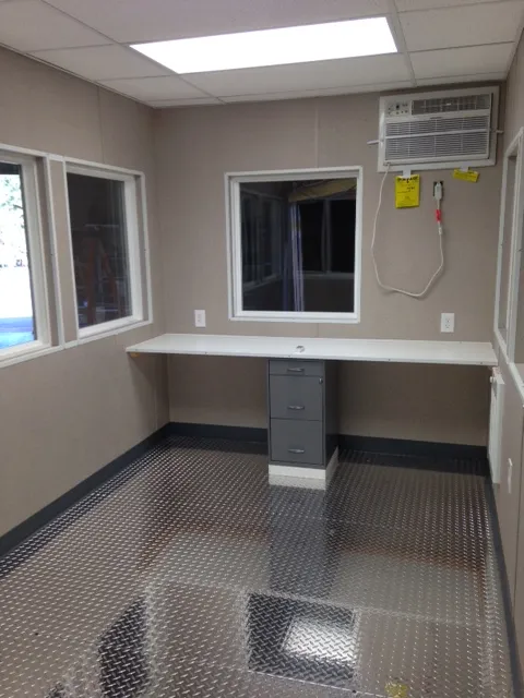 8×12 Guard Booth view 3