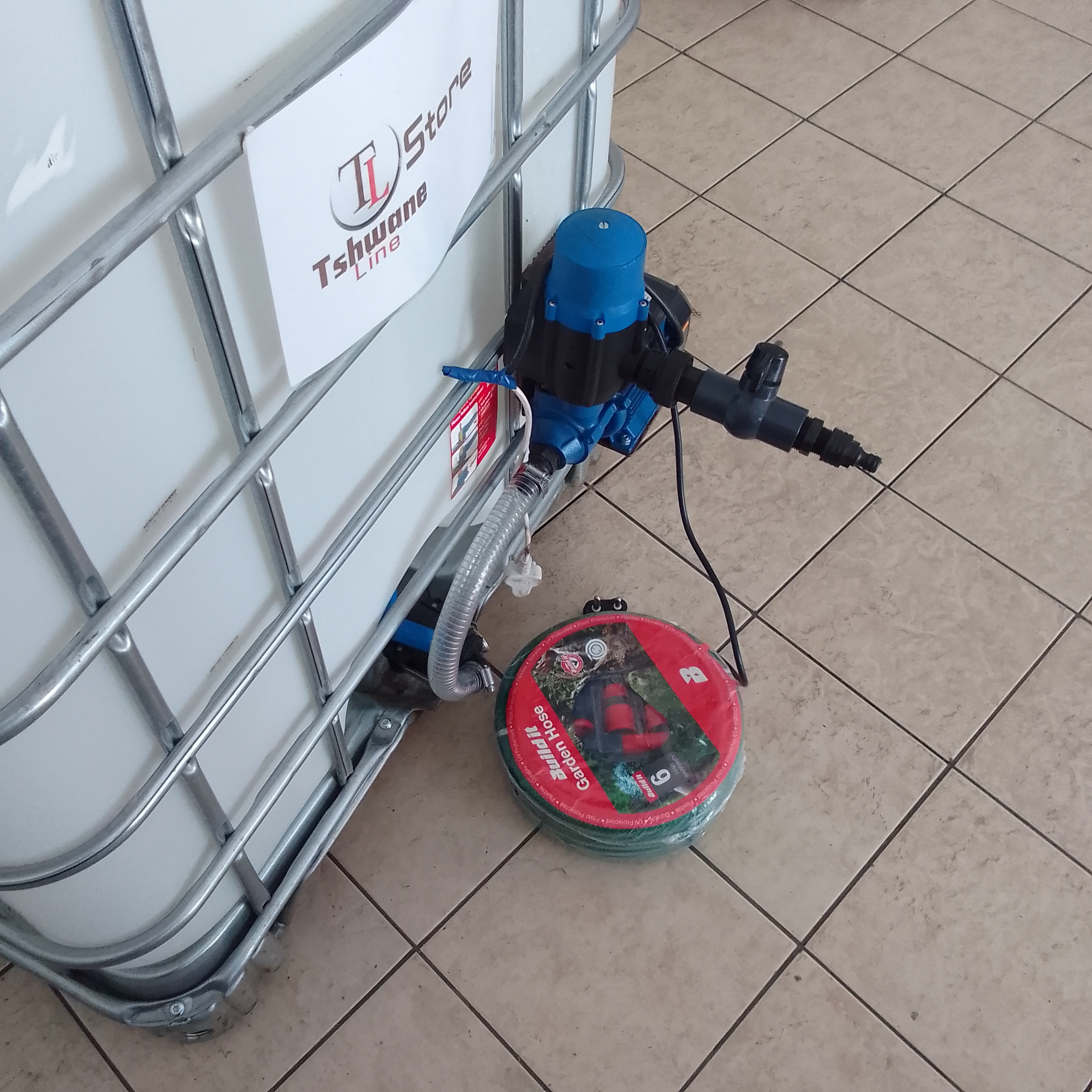 IBC Tank with Water Pump view 4