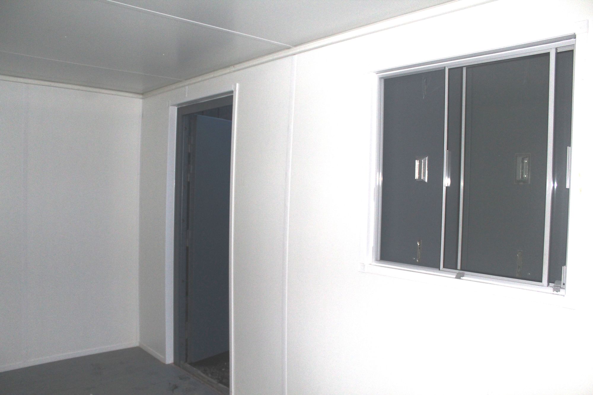 SHIPPING CONTAINERS 15ft ModiBox Office view 2