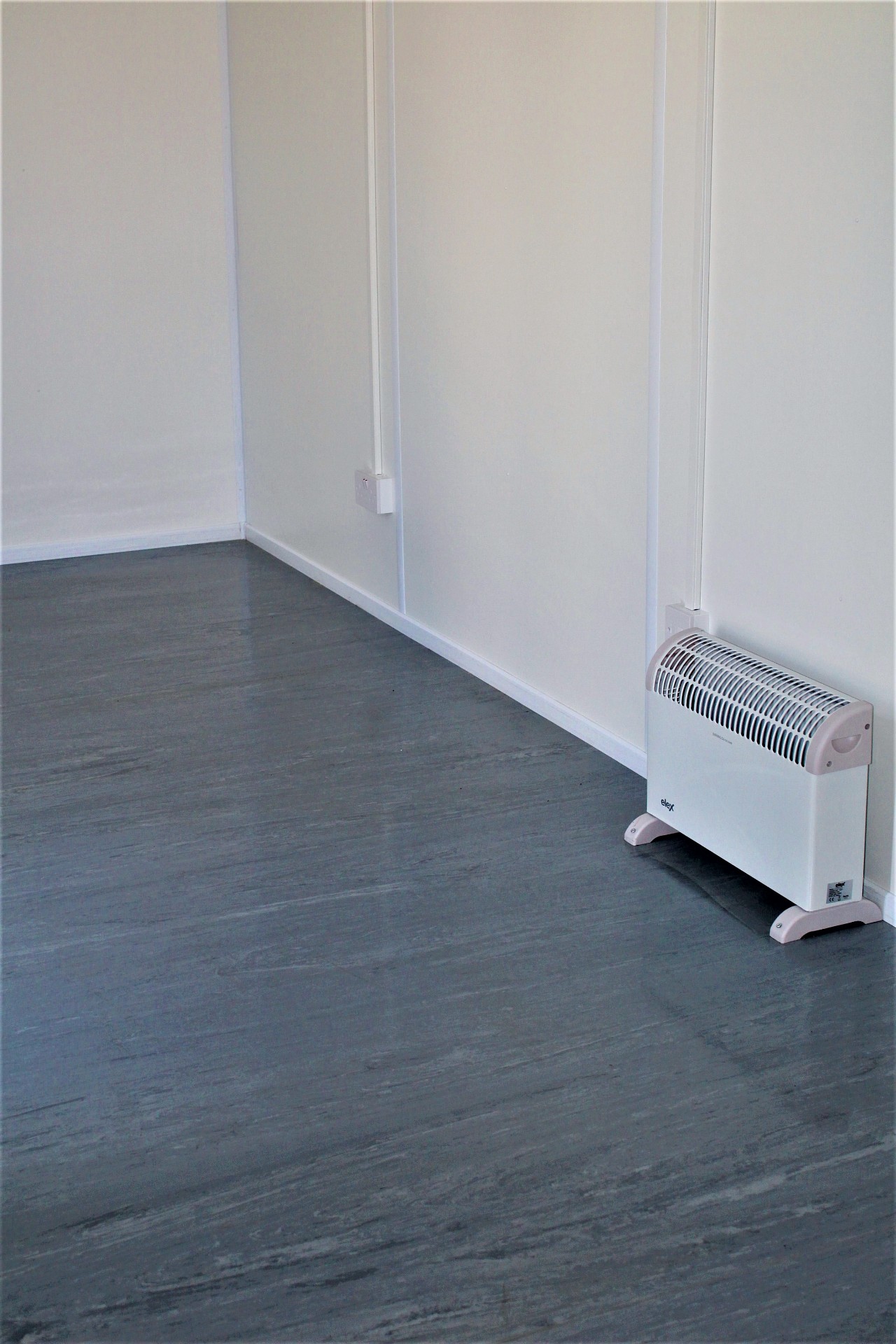 SHIPPING CONTAINERS 30ft ModiBox Office view 2