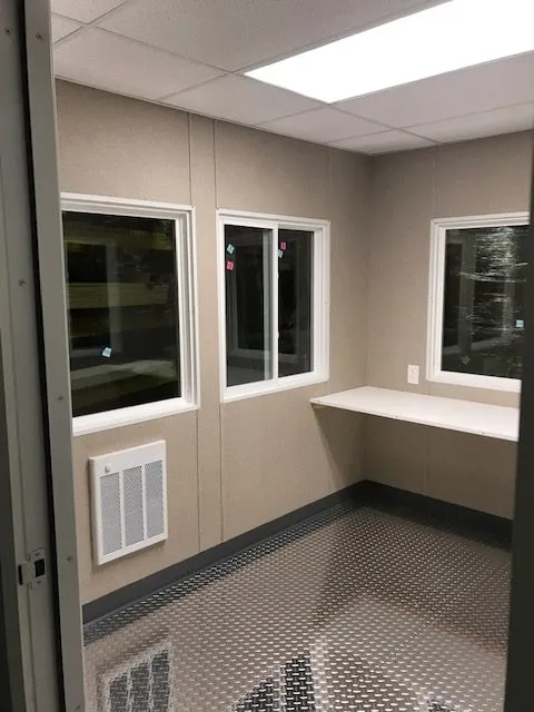 8×10 Guard Booth view 3