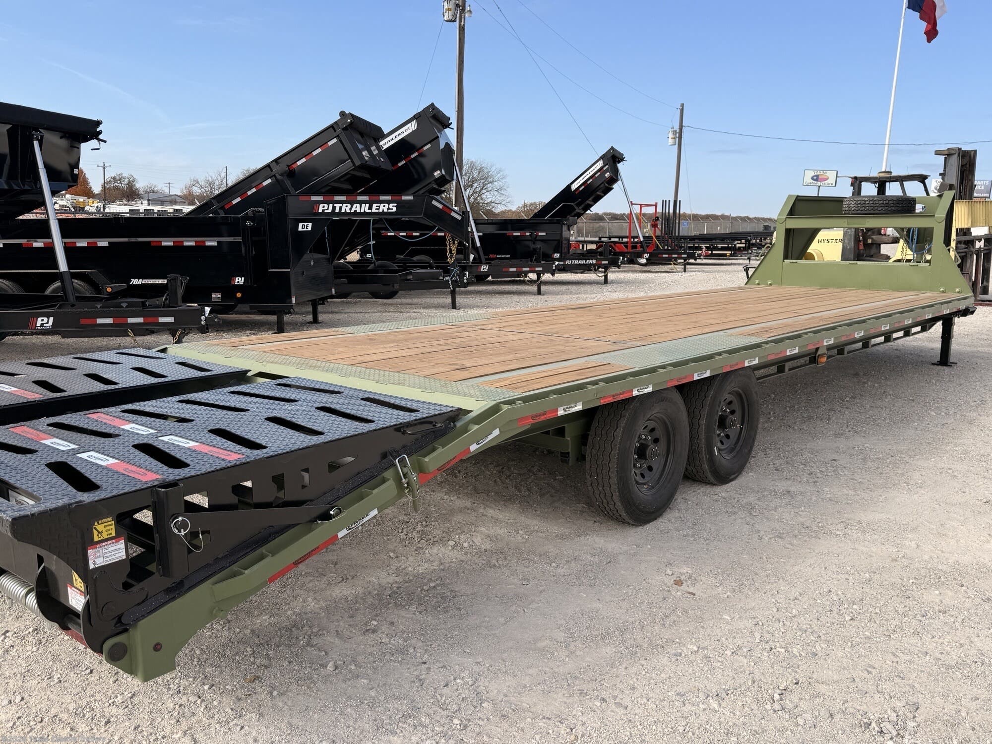 2026 Dura-Haul DeckOver 8X30 Trailer 16K view 4