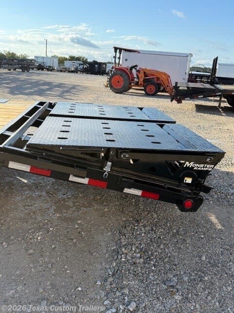 2026 PJ Trailers 25' Quest Gooseneck w/Singles view 5