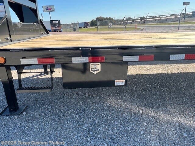 2026 PJ Trailers 32' LP Flatdeck w/Duals 25K view 2
