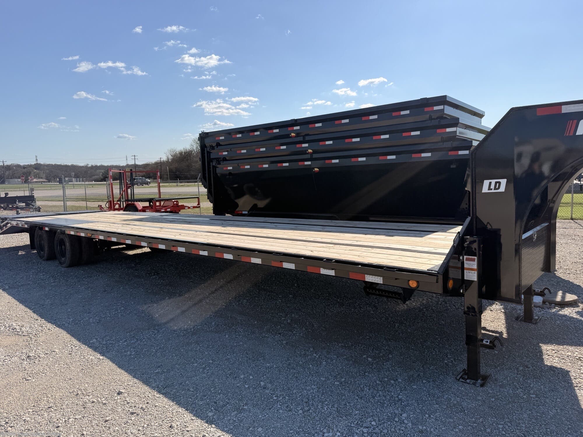 2026 PJ Trailers 40' LP Flatdeck w/Duals 25K view 3